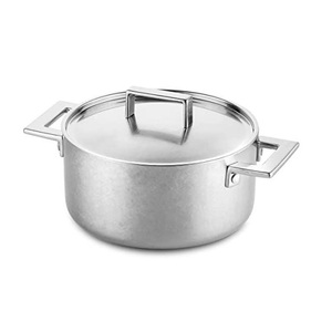 Marmite ronde en métal de qualité supérieure avec une excellente rétention de la chaleur pour une cuisson lente et une présentation élégante sur la table - Product Image 2