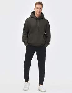 Veste d'hiver pour homme de haute qualité fabriquée en usine, à capuche, doublée, logo personnalisé, 100% polyester jersey, séchage rapide, teinture en pièce - Product Image 4