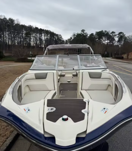 Yamaha SX240 Usada de 2015, 24 Pies, Dynamicss, 360 hp, 12 Personas, Motor Interior, JetBoat, Deporte, Ocio, Aventura Familiar con Remolque - Product Image 2