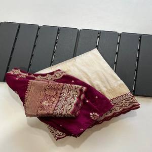 Sari en soie Dola VASTRA COTTAGE avec double tissage Zari, bordure brodée en cordon, séquence Zari, pallu Zari avec blouse non cousue - Product Image 4