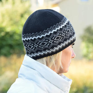 Bonnet en tricot jacquard avec logo OEM Chapeau personnalisé pour la mode hivernale et les campagnes promotionnelles - Product Image 6