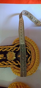 แผ่นประดับไหล่ปักด้วยมือคุณภาพพรีเมียม ตกแต่งด้วยเส้นไหมทอง  แบบสั่งทำพิเศษสำหรับพิธีการ  ผ้าฝ้าย 100% สำหรับผู้ชายทุกคน - Product Image 4