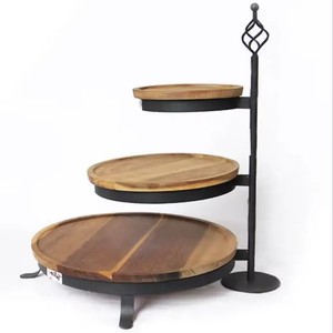 Soporte para tartas de madera de acacia de 2 niveles al por mayor, elegante herramienta de postre con bandeja de metal personalizada para magdalenas para bodas y fiestas - Product Image 2
