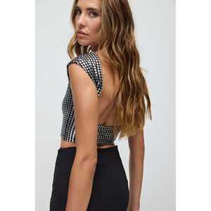 Blusa Casual sin Espalda con Mangas Cortas y Cuello Redondo con Logotipo Frontal - Product Image 2