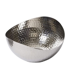 Bol à fruits arrondi en acier argenté de style moderne, centre de table et bol de service alimentaire fabriqué en Inde - Product Image 5