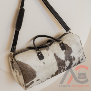 กระเป๋าดัฟเฟิลหนังวัวสีดำสำหรับผู้หญิง, กระเป๋าหนังแท้แบบตะวันตกสำหรับเดินทางรอบสัปดาห์ - Product Image 5