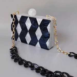 Buy Fashion Accessory Woman Clutch Imitation Pearl Gold Plated Luxury Butterfly Solid Charm Clutch Complete Set Women's Wedding - Product Image 1