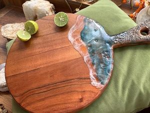 Tabla de cortar de resina y madera duradera de fabricación india, perfecta para cortar frutas, verduras y carnes disponibles a la venta - Product Image 4