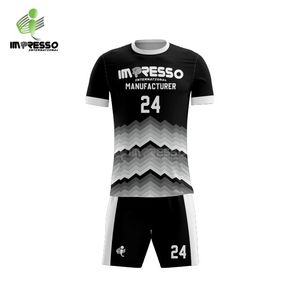 ชุดฟุตบอลคุณภาพสูงแบบ OEM สั่งทำพิเศษ ขาสั้น โพลีเอสเตอร์ 100% ระบายอากาศได้ดี ชุดกีฬา ออกแบบโลโก้ได้ตามต้องการ ไซส์ผู้ใหญ่ - Product Image 2