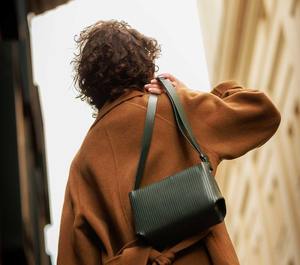 Sac à bandoulière vintage en cuir véritable vert olive rayé pour femme, grand sac à main souple à sangle unique, résistant à l'eau - Product Image 6