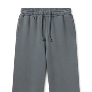 Pantalon décontracté à cordon avec coupe décontractée et taille élastique parfait pour le confort quotidien des hommes et des femmes - Product Image 4