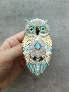 Porte-clés élégant et fantaisiste en alliage avec breloque brodée de perles multicolores en forme de papillon, fait main de haute qualité, magnifique, tendance et étanche - Product Image 4