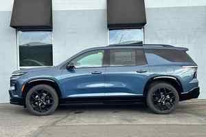 Chevrolet Traverse RS FWD 2023 d'occasion, conduite à gauche, sièges en cuir, caméra arrière - Product Image 5