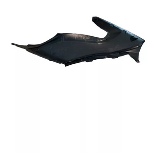 Panel Lateral Original Yamaha 4B5241291000 para Carenado de Motocicleta Tmax 500 en Plástico ABS Fibra de Carbono - Product Image 2