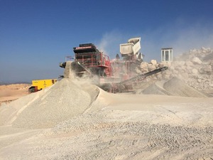 Broyeur à percussion portable de 150 à 200 TPH avec moteur, engrenage, boîte de vitesses PLC - Product Image 4