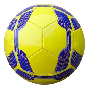 Ballon de football en PU gonflable taille 4 entièrement personnalisable pour l'entraînement - Product Image 3