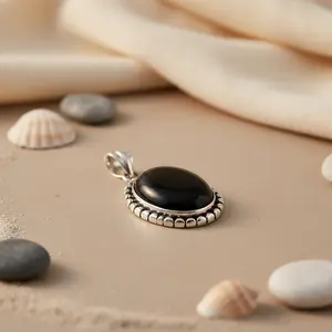 Colgante de Plata 925 para Mujer con Ónice Negro Geométrico, Oro de 18K y Cadena de Caja de Cuarzo con Diamantes para Compromiso, Joyería con Piedras Preciosas - Product Image 2