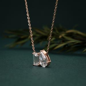 Collier pendentif en or rose 14 carats avec diamant de laboratoire taille émeraude de 2,00 carats, tendance, pour fiançailles, mariage, léger, luxueux, quotidien - Product Image 3