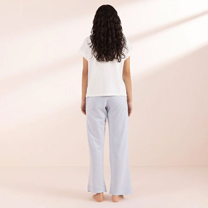 Ropa de dormir de tela de punto suave y peso ligero de calidad superior para mujer, traje de noche transpirable para uso en invierno, venta al por mayor - Product Image 2