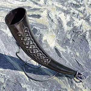 Chope à boire en corne de bœuf naturelle, faite à la main, style Viking nordique, pour bière, hydromel, vin - Product Image 4