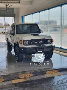 Toyota Land Cruiser 79 Pickup Usato Automatico 2.8L Guida a Sinistra Veicolo Utilitario Bianco - Product Image 5