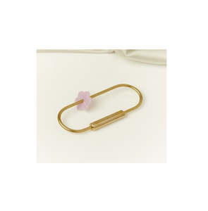 LLavero de latón de alta calidad a la moda, llavero con bloqueo de alambre con tornillo para diseño de flores de resina de una sola pieza - Product Image 1