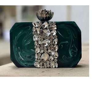 Sac à main multifonction en résine écologique artisanale indienne, design personnalisable, pour femmes, pour les occasions spéciales - Product Image 1