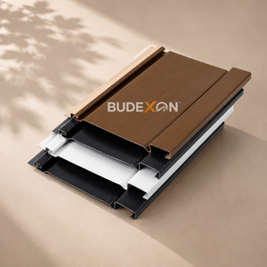 Revestimiento de Pared Exterior Vertical Impermeable de PVC con Diseño Moderno, Colores Personalizados y Aspecto de Madera para Villas y Cabañas - Product Image 1