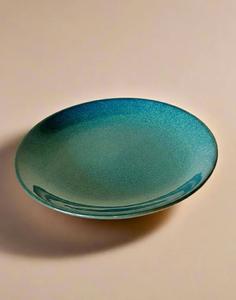 Assiette à dîner en céramique émaillée Ocean Mist, bord large, silhouette moderne, finition résistante aux rayures, parfaite pour des repas élégants au quotidien - Product Image 2