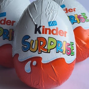 ช็อกโกแลตไข่ Kinder Surprise ช็อกโกแลตนมพร้อมของเล่นข้างใน ของขวัญแสนสนุกสำหรับเด็ก ขนมหวาน ขายส่ง OEM ส่งออกจำนวนมาก - Product Image 5