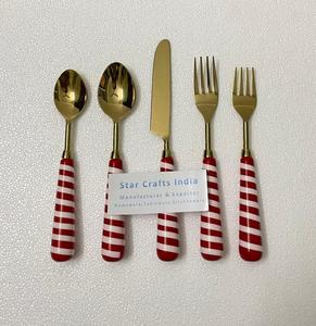 Prix de gros ensemble de couverts en acier 304 avec manche en résine couverts dorés maison hôtel fournitures mariage décor vaisselle couverts - Product Image 1