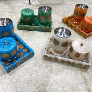 Ensemble de brûleurs Bakhoor aromatiques colorés avec porte-encens décoratif en bois de manguier avec tasse et pot en métal sur plateau assorti - Product Image 1