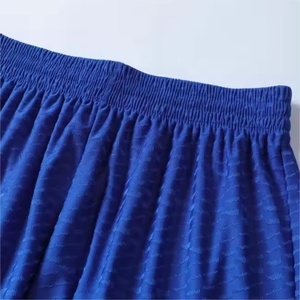 Fournisseur direct d'usine, uniformes de football confortables pour adultes, haute qualité, personnalisables, tissu 100% polyester, design personnalisé pour l'équipe - Product Image 6