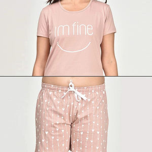 Servicios OEM Top Seller Mujeres Twin Sets para el verano Desgaste 100% Algodón Hecho Mujeres Camiseta y Pantalones Cortos Set con tamaño personalizado - Product Image 6