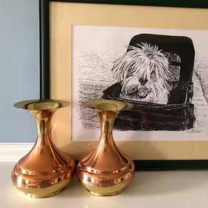 Trio de vases en cuivre faits à la main pour usage décoratif avec fleurs ou verdure idéal pour la cheminée de table ou l'affichage de table basse - Product Image 5