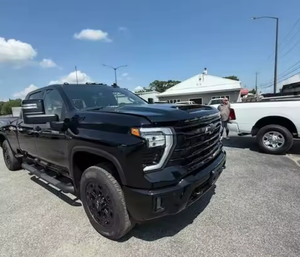 Mejor Oferta 2024: Camionetas Chevrolet S 3500 HD Crew Cab Duramax 4x4 de Caja Larga 8FT Usadas con Enganche de Remolque Equipado - Product Image 2