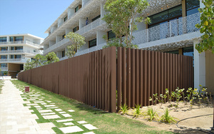 Système de balustrade <span class=keywords><strong>composite</strong></span> WPC écologique pour extérieur - Durable, imperméable, installation facile pour balcon, terrasse et jardin - Product Image 2
