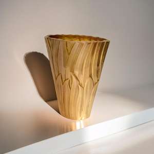 Florero decorativo de aluminio minimalista hecho a mano - Product Image 4