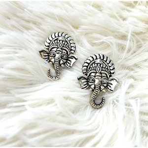 Boucles d'oreilles clous tendance OX Ganesh en alliage religieux, motifs classiques fleurs, chiffres, animaux, pour fêtes et cadeaux, avec perles et diamants - Product Image 2