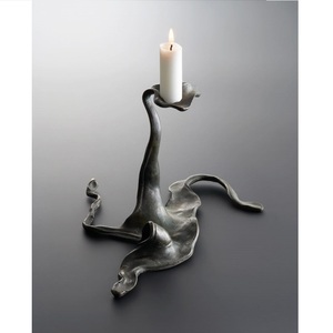 Bougeoir en métal finition antique, support à bougie pour l'éclairage et la décoration de la maison, ensemble élégant de porte-bougie décoratif - Product Image 1