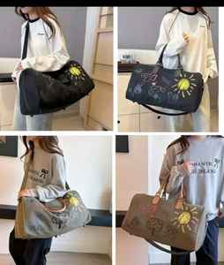 Stoney Clover Stock Classic Impermeable Fin de semana Gimnasio Deportes Bolsa de lona Nylon Bolsa de equipaje de viaje Impresión personalizada Bolsa deportiva informal - Product Image 4