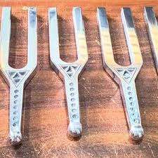 Diapason de précision 639 Hz |   Avec un marteau |   Pour la sonothérapie et la guérison - Product Image 2