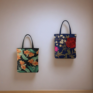 Nuevo Bolso Tote de Lona Hecho a Mano, Elegante, Azul y Blanco, con Cierre de Cremallera, Reutilizable para Compras y Uso Diario - Product Image 5