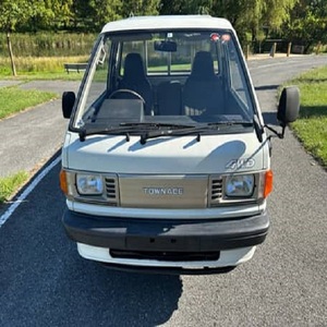 Sièges en cuir pour TownAce 2019, conduite à gauche, caméra arrière, LIVRAISON RAPIDE - Product Image 1