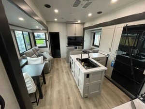 Used 2026 J-a-y-c-o Seismic 395 ready to sell - Product Image 3