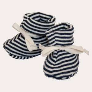 Vente en gros de chaussons pour nouveaux-nés certifiés CPSC avec logo d'entreprise chaussons pour bébés chaussons en coton chaussons pour nouveaux-nés - Product Image 3