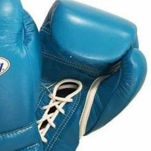 ถุงมือชกมวยแบบผูกเชือก ระดับมืออาชีพ สีฟ้า ทำจากหนังแท้ สำหรับฝึกซ้อมและต่อสู้ ผลิตด้วยมือ อุปกรณ์ต่อสู้ - Product Image 6