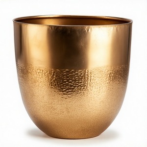 Maceta de oro martillada a mano con forma atemporal y brillo equilibrado Ideal para el estilo del balcón, sala de estar moderna - Product Image 2