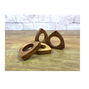 Rond de serviette en bois fait main classique parfait pour ajouter une touche traditionnelle aux tables de salle à manger de vacances - Product Image 4