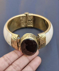 Lady's <b>Angel</b> Bone Carved Fashion <b>Bracelet</b> Quality Gold Plated Bangle with Diamond Pearl Wedding Gift Factory Price - Product Image 1